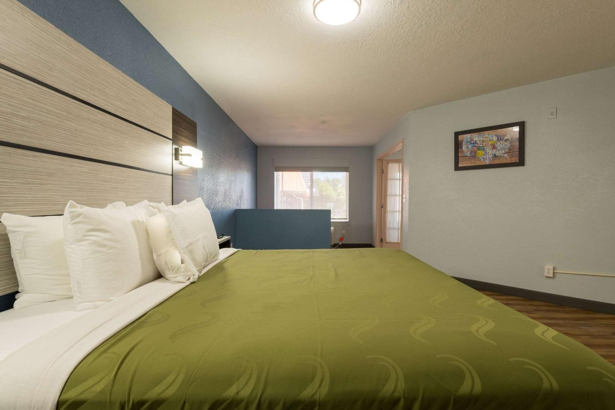 Quality Inn & Suites Manitou Springs At Pikes Peak Экстерьер фото